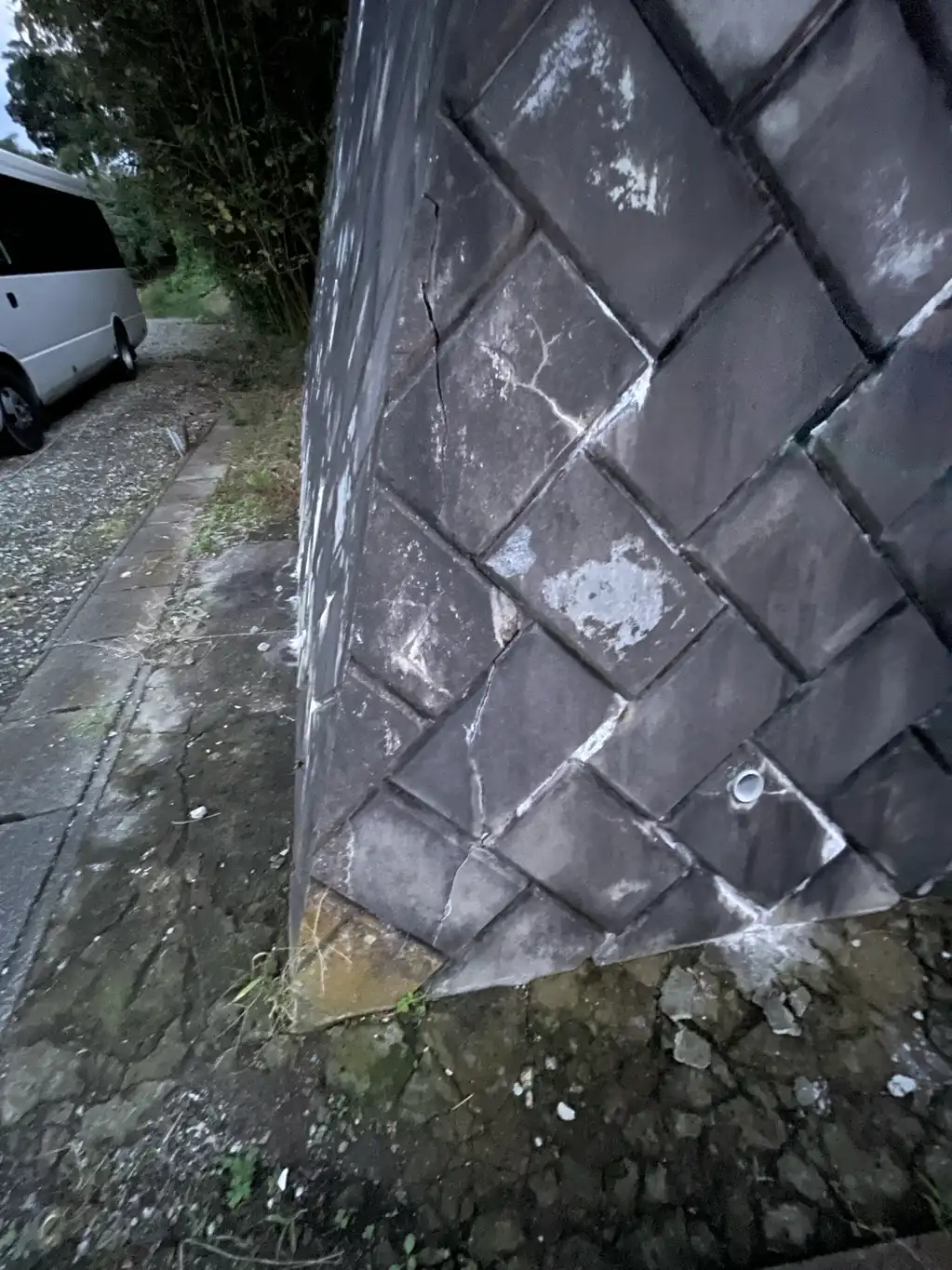 擁壁亀裂崩壊注意