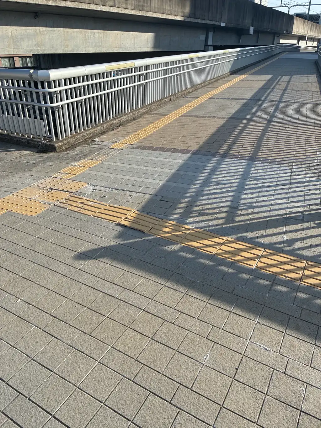 点字ブロック破損