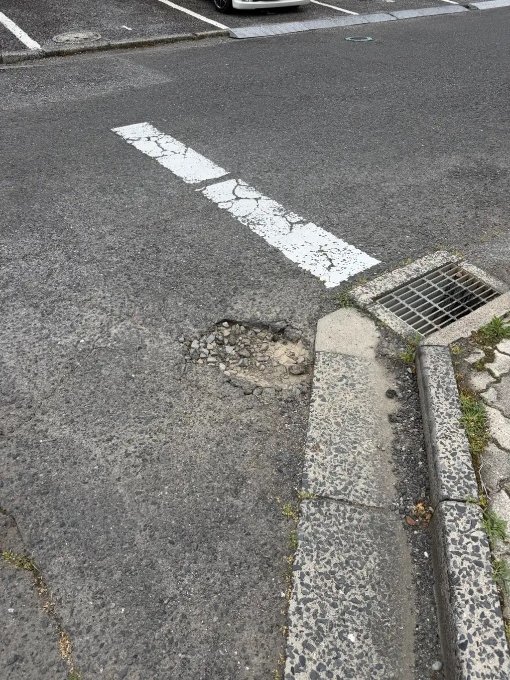 道路の凹み