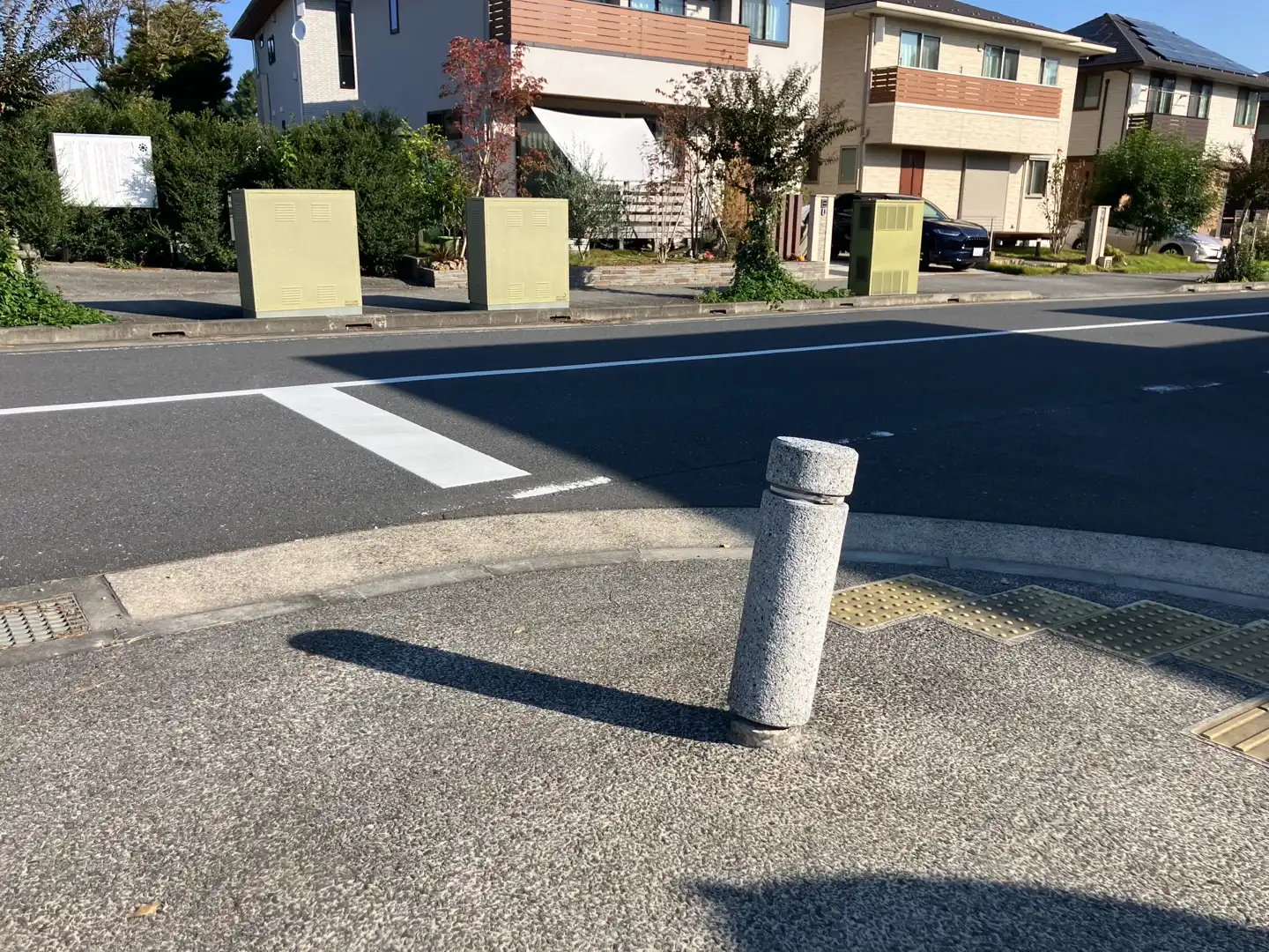 石柱が倒れそう