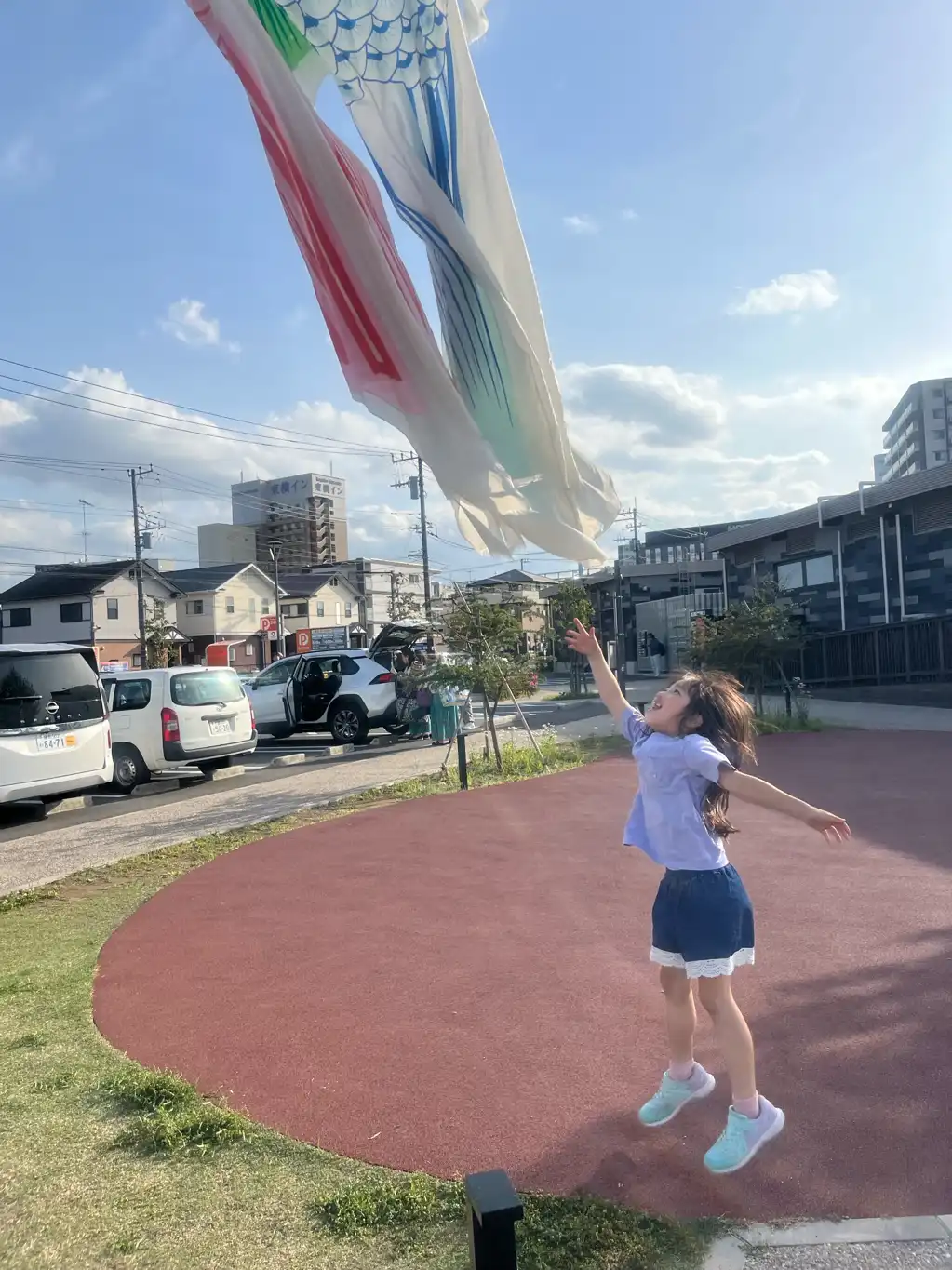 鯉のぼりにタッチ！